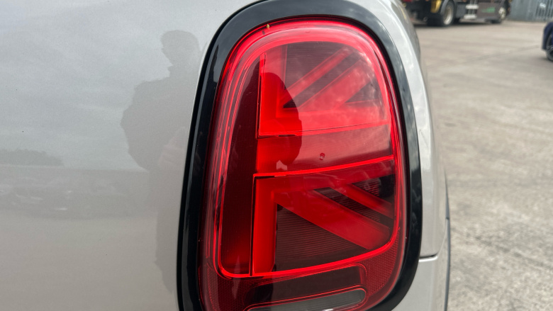 MINI Hatchback 2.0 Cooper S Exclusive 5dr Petrol Hatchback
